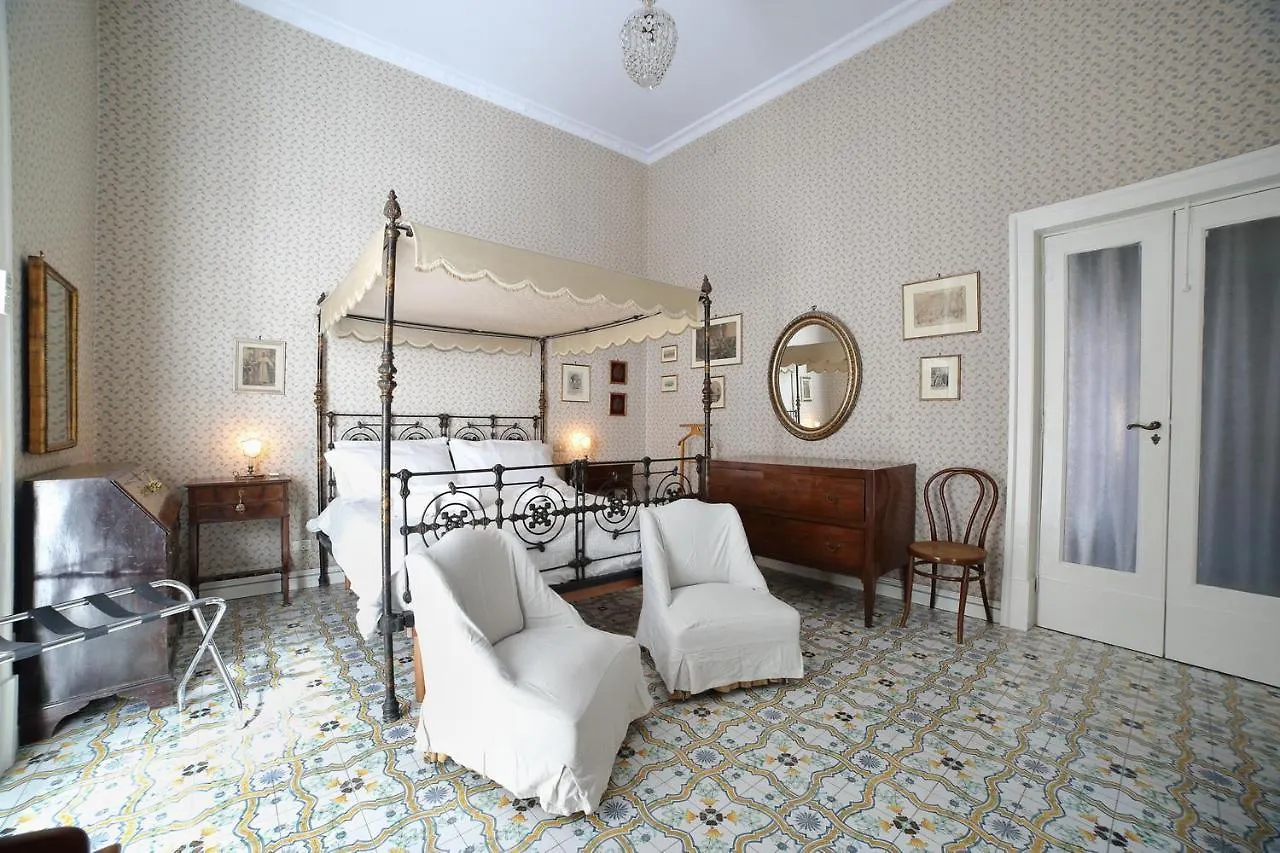 Conservatorio 16 - Bellini Room contacts